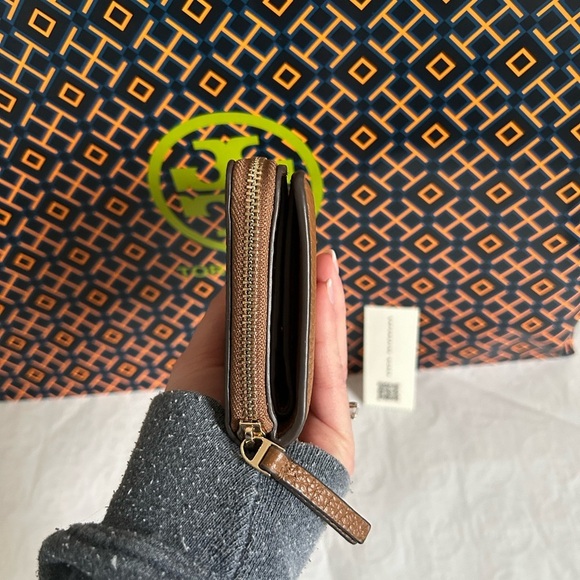 Tory Burch Britten Bifold Wallet Moose Gold Brown Tan - Picture 3 of 7